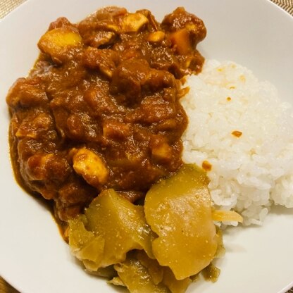 グルテンフリーで作るカレーを探してました！カットトマトを入れても、トマト感は強くなく、むしろトマトの酸味が効いて美味しかったです！またリピします！